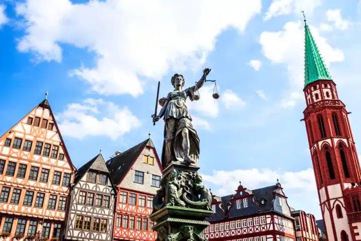 Tarihi Bir Meydan: Frankfurt'ın Kalbi